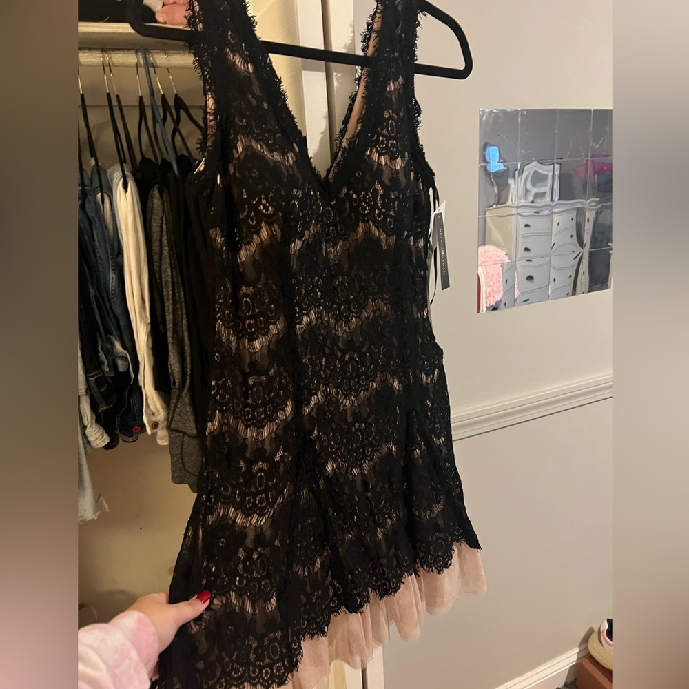 Short lace dress